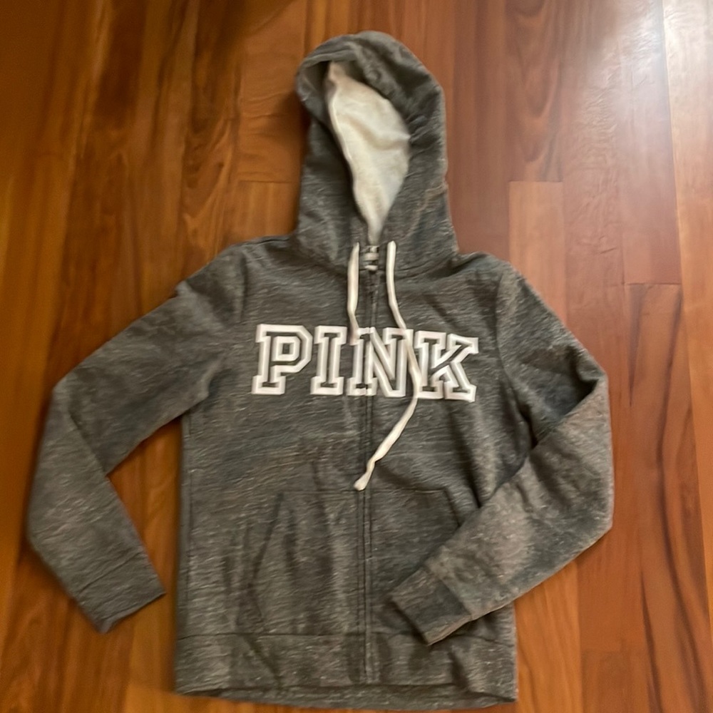 gray zip up hoodie